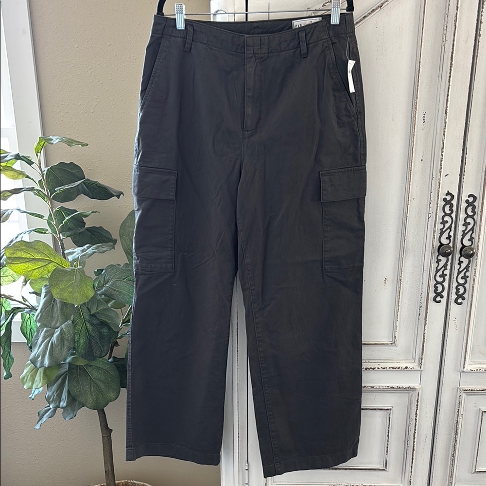 NWT GAP Loose Khaki Cargo Soft Black High Waist Pants, Women’s Size 12